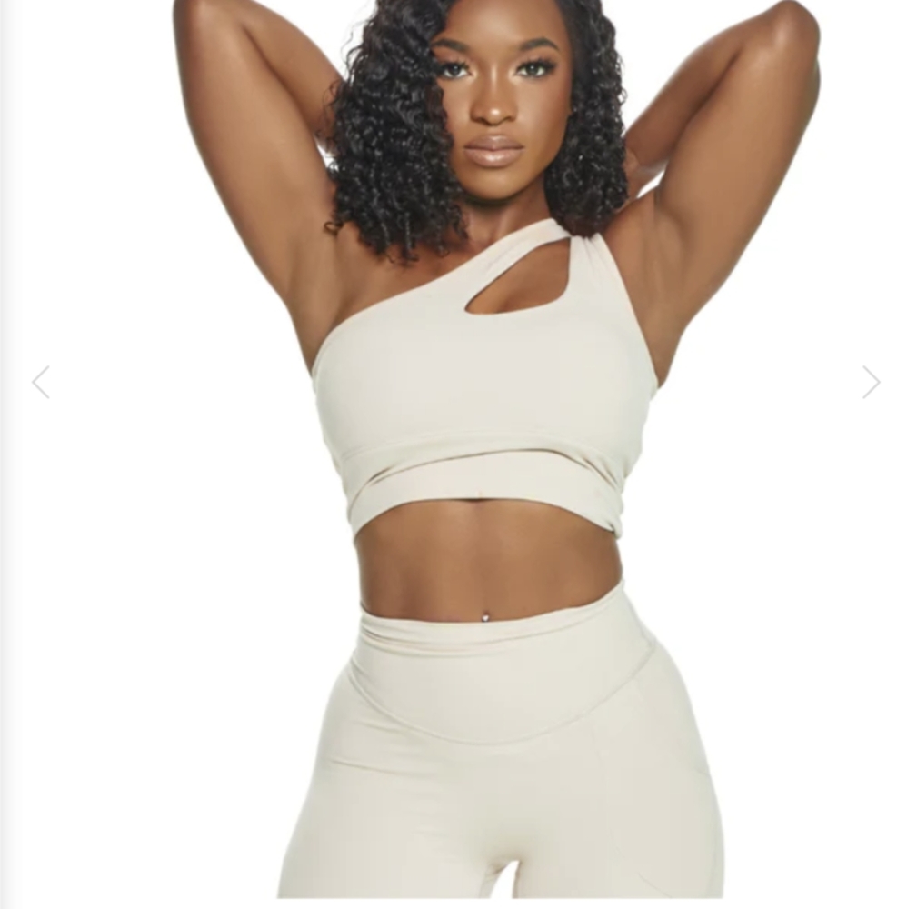 ILUS Label asymmetrical sports bra